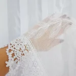 Haftowana firana z gipiurą biała