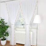 Elegancka Firana z Woalu z Gipiurą – Klasyczna, Stylowa, i Funkcjonalna!