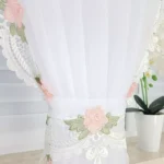 Elegancka Firana z Woalu z Gipiurą – Klasyczna, Stylowa, i Funkcjonalna!