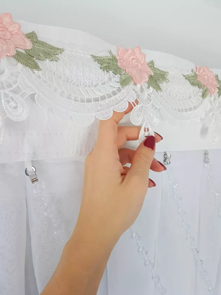 Firana gotowa z gipiurą oraz koralikami, firany do kuchni, firany do salonu