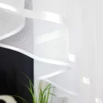 Firana gotowa z woalu zdobiona oryginalną gipiurą