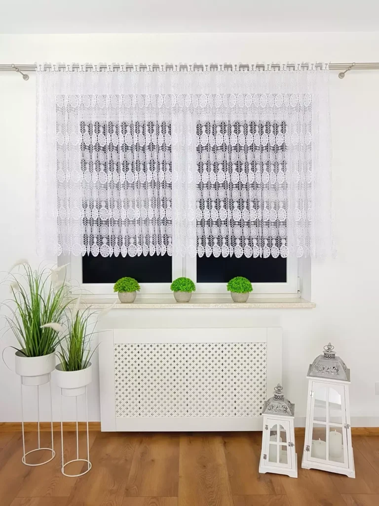 Firana gipiurowa z modnym wzorem 300 x 120cm