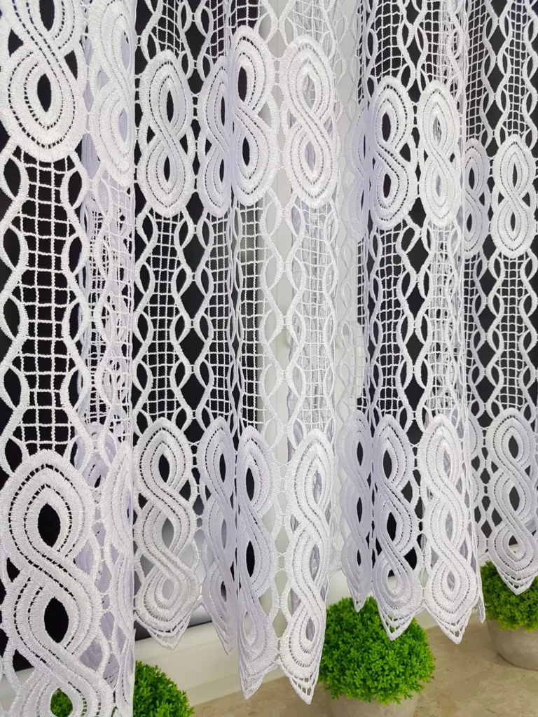 Firana Gipiurowa z Nowoczesnym Akcentem 300cm x 120cm