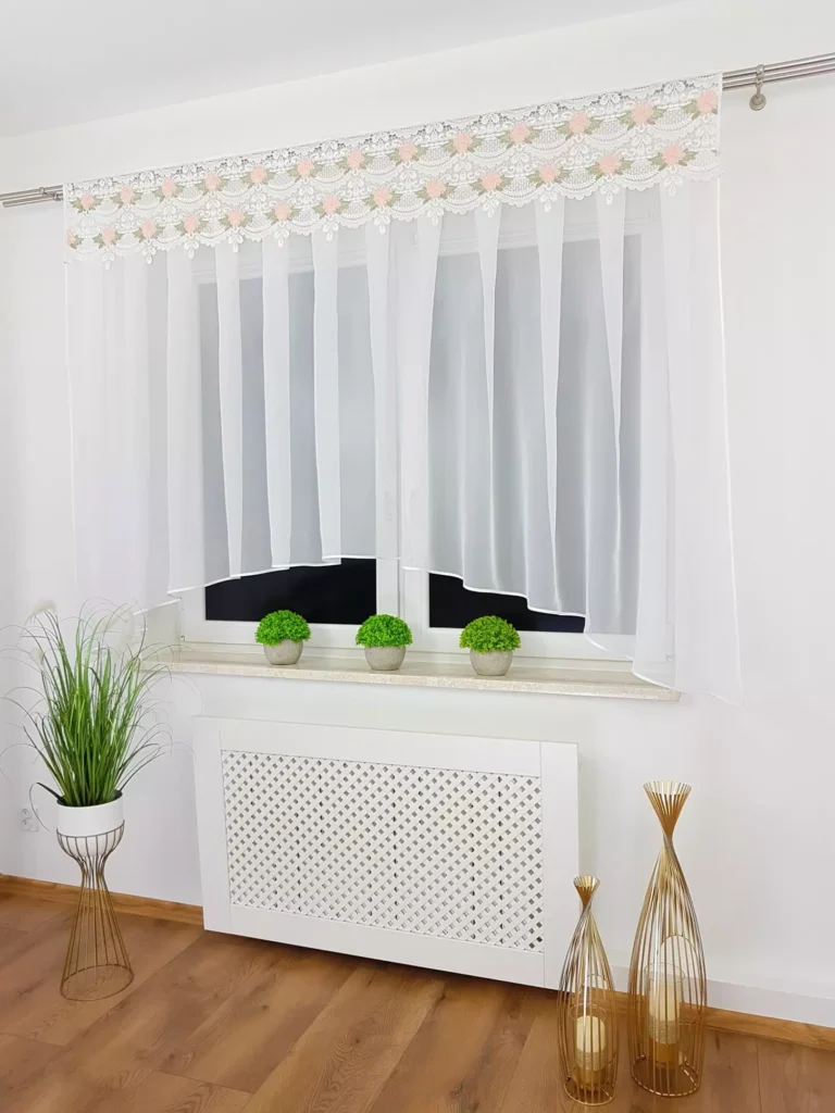Elegancka Firana z Gipiurą – Klasyczna Lekkość i Styl