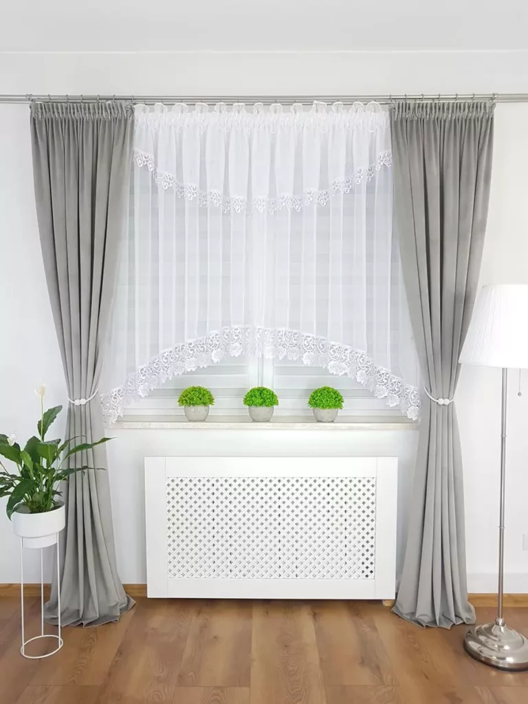 Firana z gipiurą 400 x 160 gipiura w kwiaty