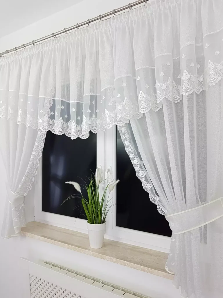 Firana gotowa , batyst, haft