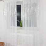 Firana z woalu ze srebrnym wzorem 250cm