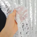 Firana z woalu ze srebrnym wzorem 250cm