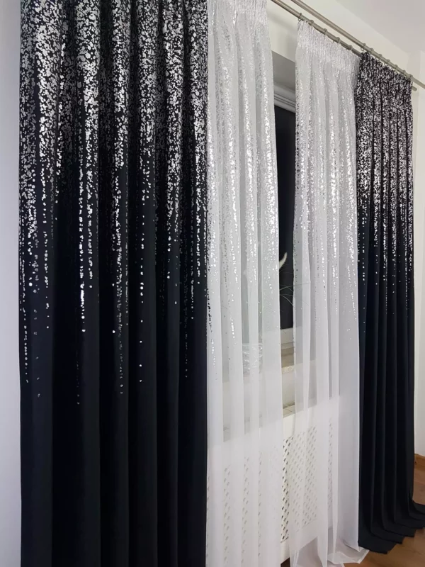 Firana z woalu ze srebrnym wzorem 250cm