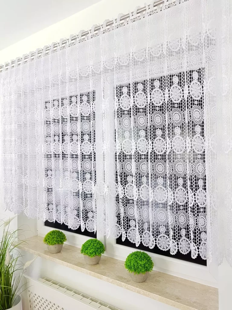 Firana gipiurowa z modnym wzorem 300cm x 160cm