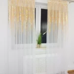 Firana z woalu ze złotym wzorem 250cm