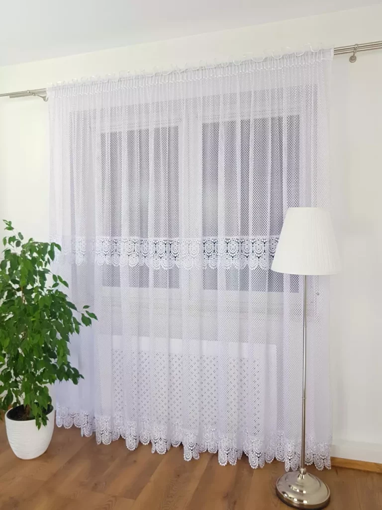 Długa firana z podwójną gipiurą biała 400cm x 250cm