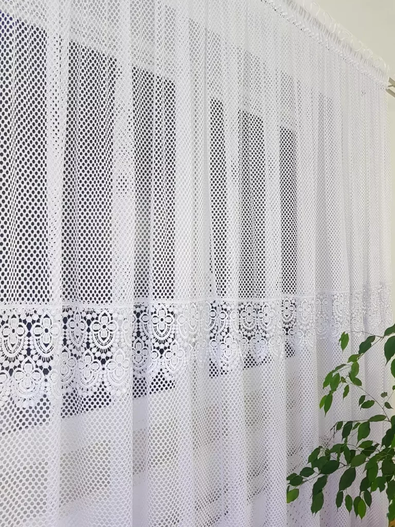 Długa firana z podwójną gipiurą biała 400cm x 250cm