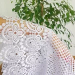 Długa firana z podwójną gipiurą biała 400cm x 250cm