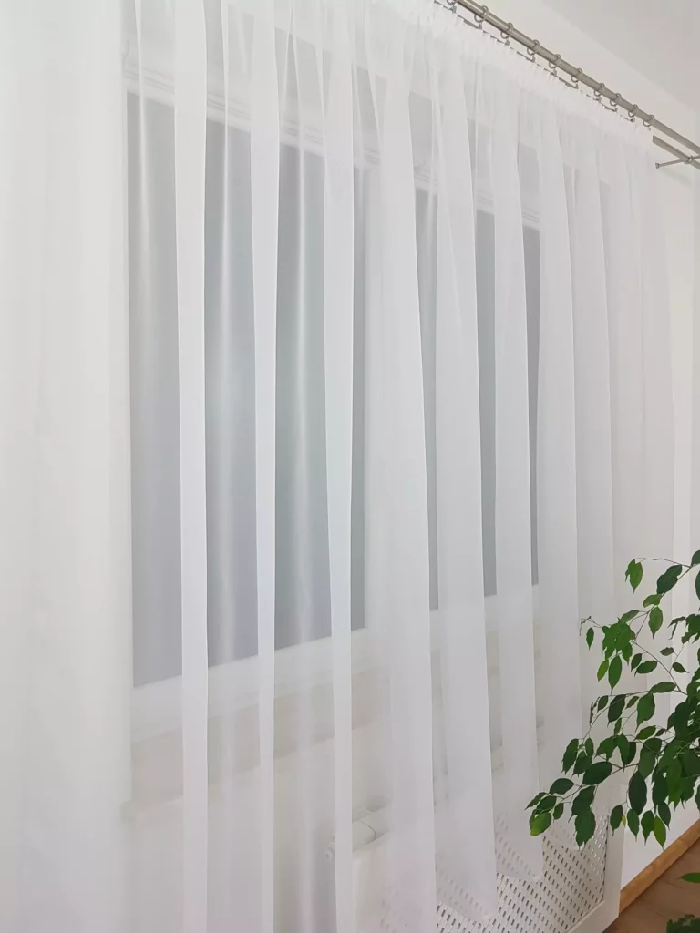 Firana gotowa z woalu 400x180cm