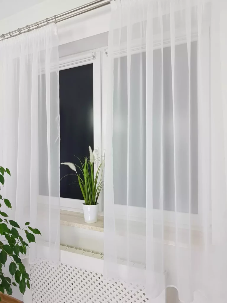 Firana gotowa z woalu 145x180cm