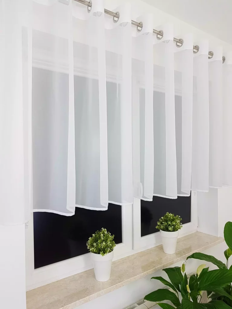 Firana gotowa z woalu na przelotkach 400x110cm