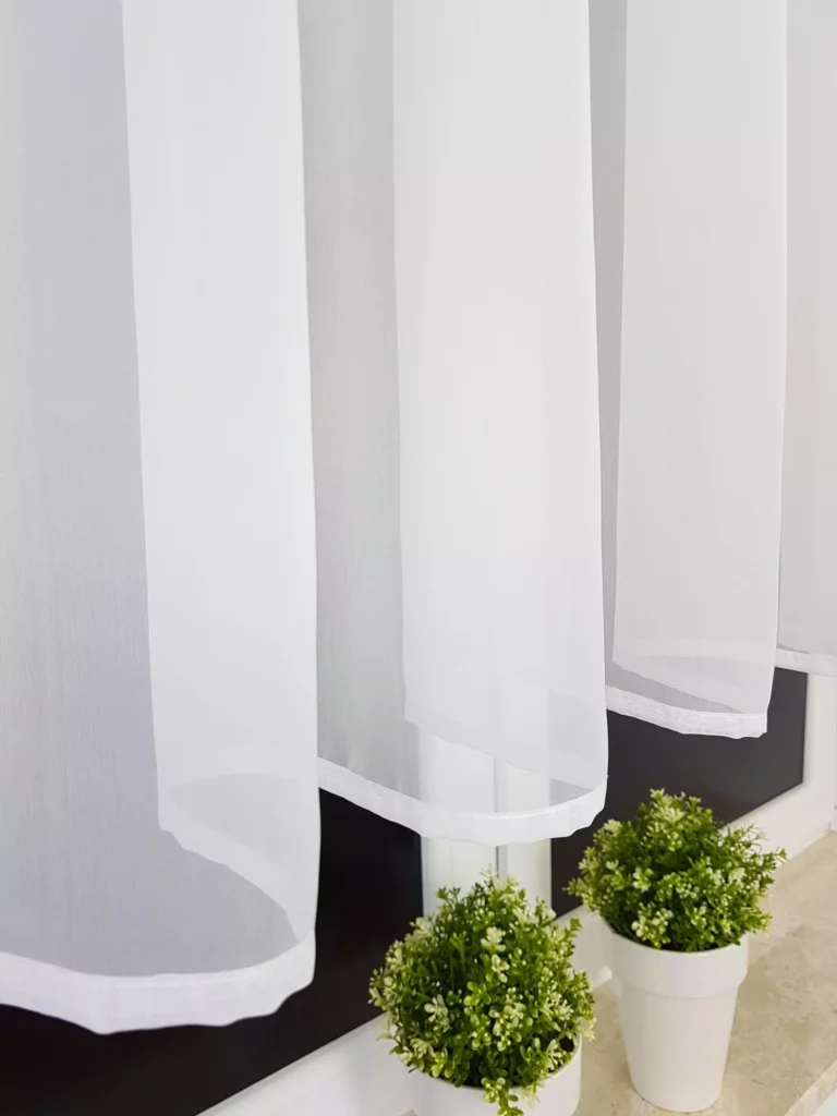 Firana gotowa z woalu na przelotkach 400x110cm
