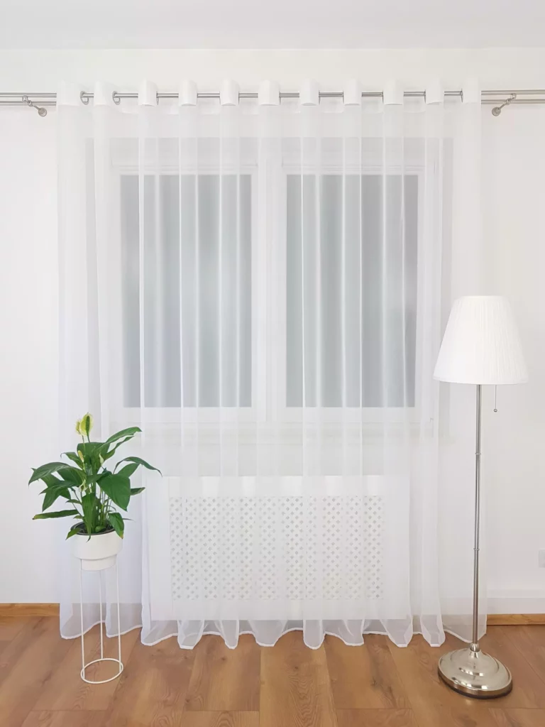 Firana gotowa z woalu na przelotkach 400x250cm