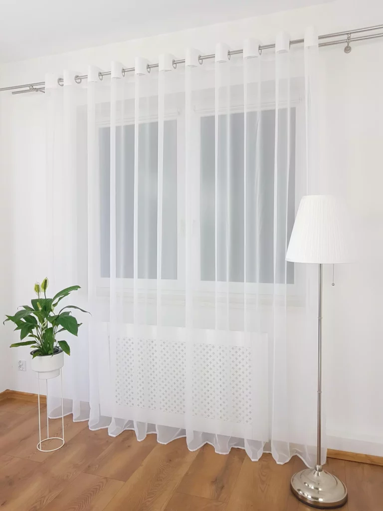 Firana gotowa z woalu na przelotkach 400x250cm