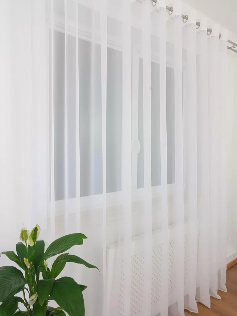 Firana gotowa z woalu na przelotkach 400x250cm