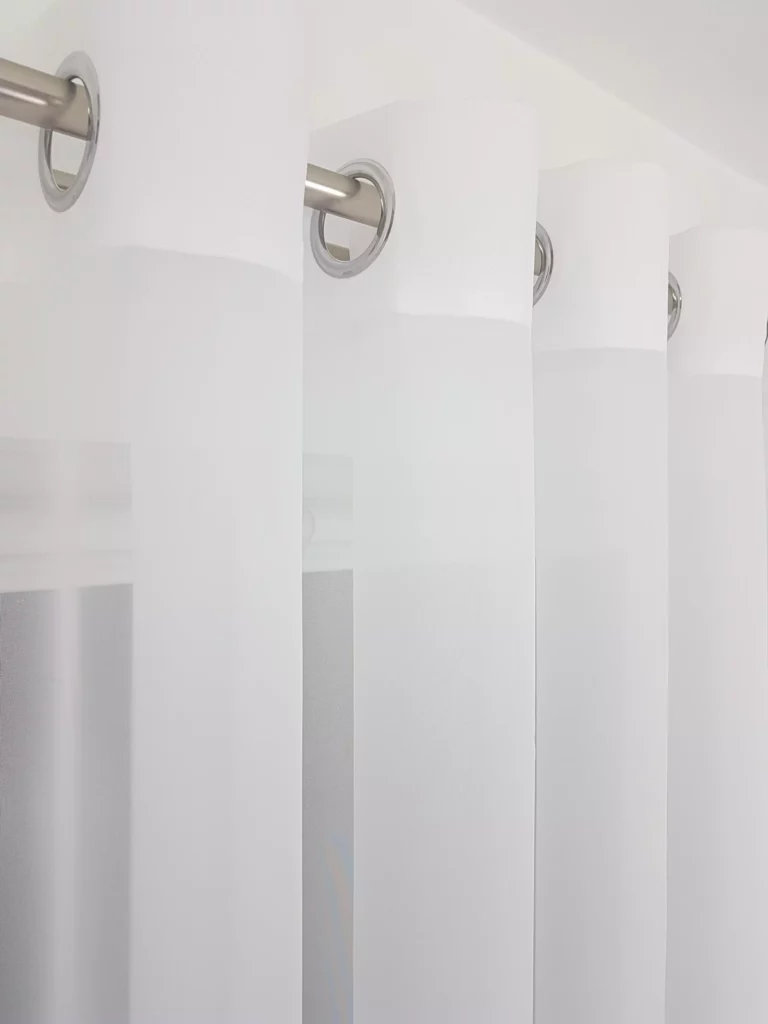 Firana gotowa z woalu na przelotkach 400x250cm