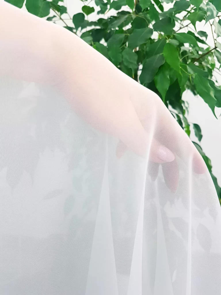 Firana gotowa z woalu na przelotkach 400x250cm