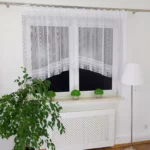 Firana gotowa w łuk z gipiurą 20 cm – biała markizeta 300x120 cm