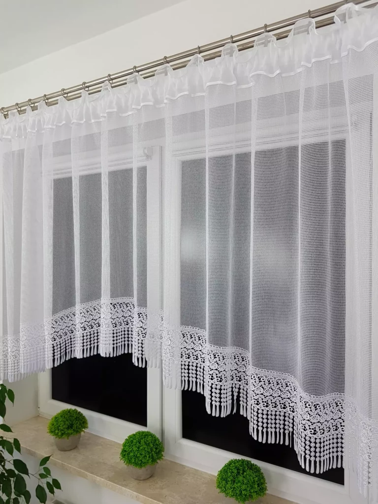 Firana gotowa w łuk z gipiurą 20 cm – biała markizeta 300x120 cm