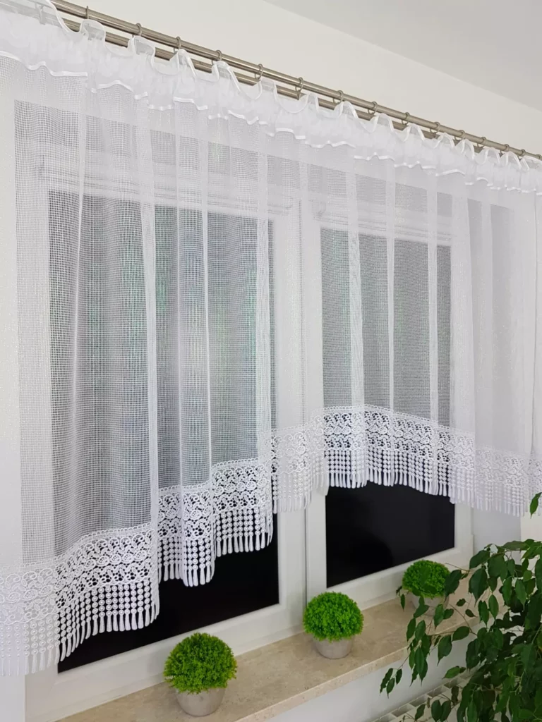 Firana gotowa w łuk z gipiurą 20 cm – biała markizeta 300x120 cm