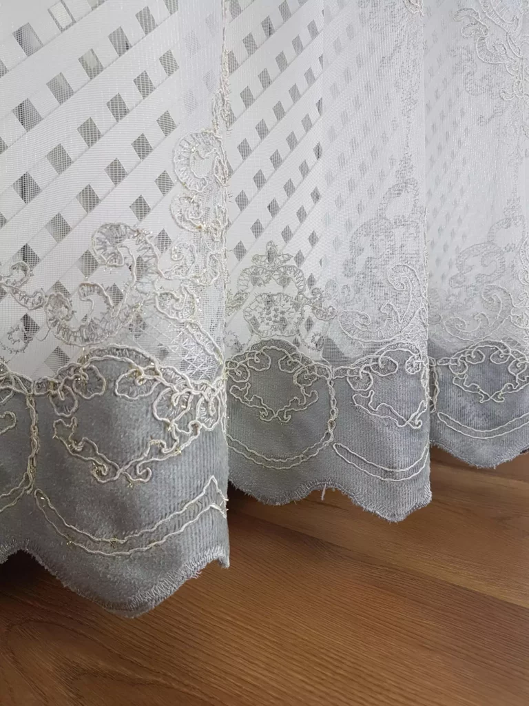 firana z haftem i welurem-szary  400x250 cm