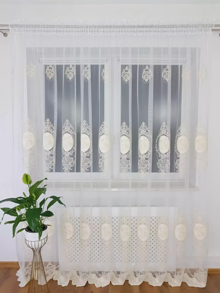 firana z haftem i welurem- ecru  400x250 cm