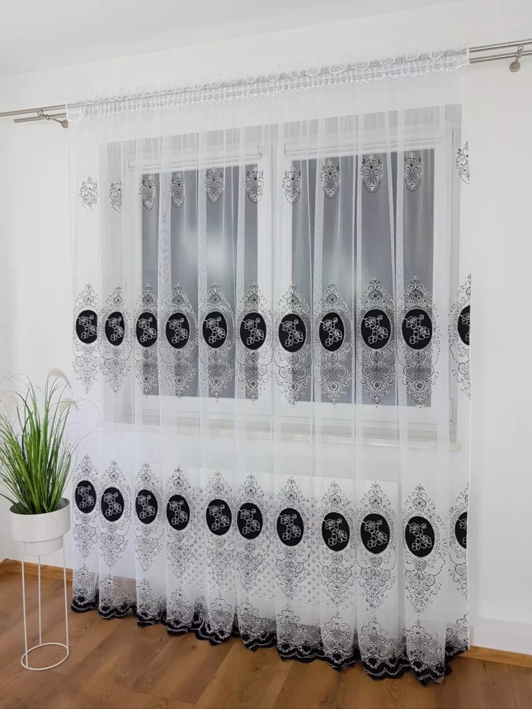 firana z haftem i welurem- czarny  400x250 cm