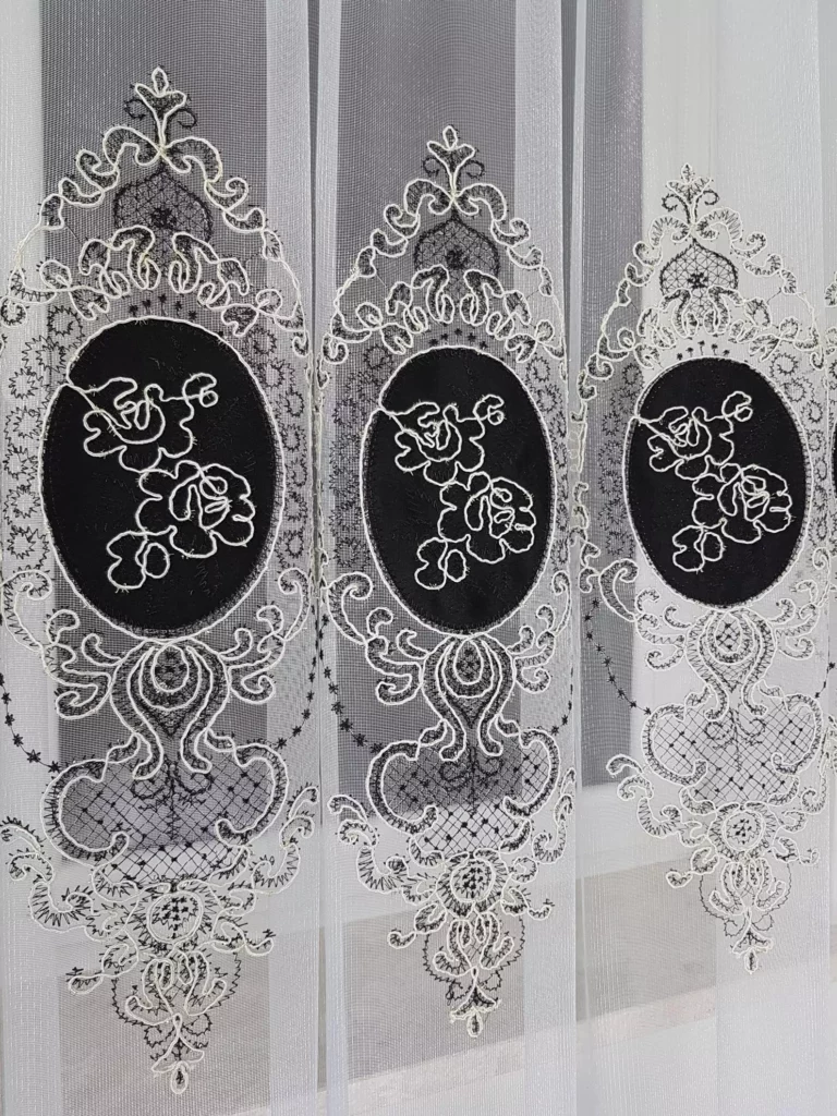 firana z haftem i welurem- czarny  400x250 cm