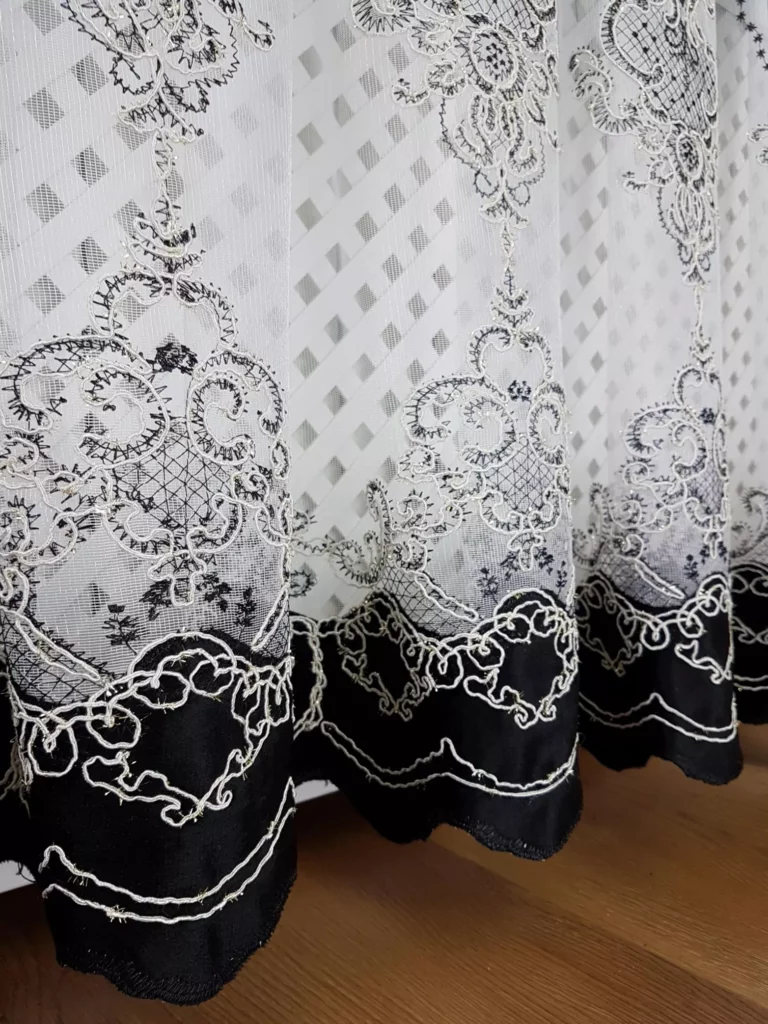 firana z haftem i welurem- czarny  400x250 cm
