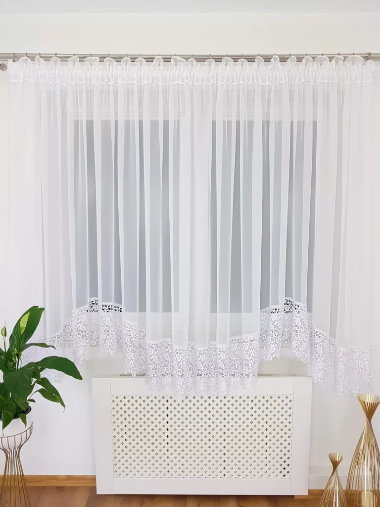Firana z gipiurą 30cm uszyta w "M"  400x180cm