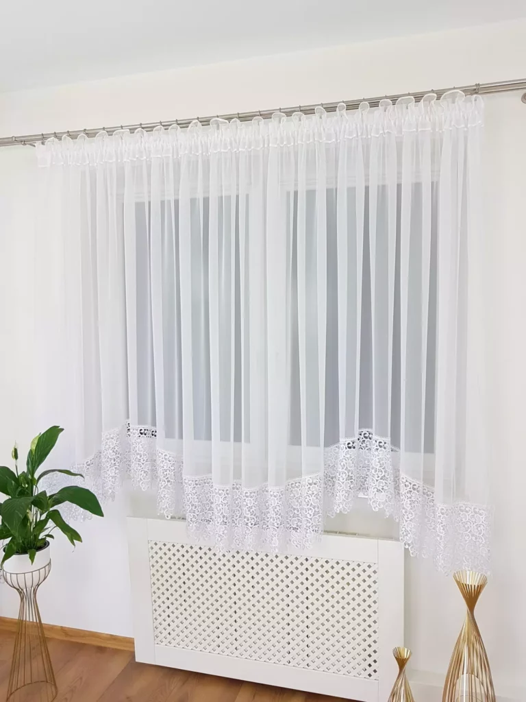Firana z gipiurą 30cm uszyta w "M"  400x180cm