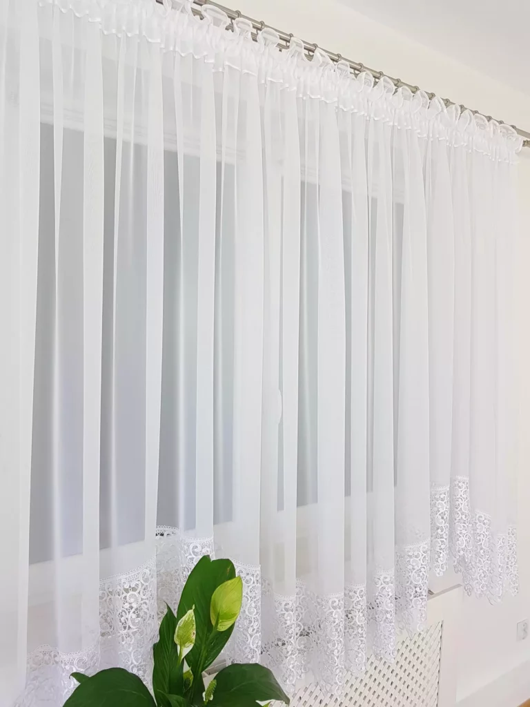 Firana z gipiurą 30cm uszyta w "M"  400x180cm