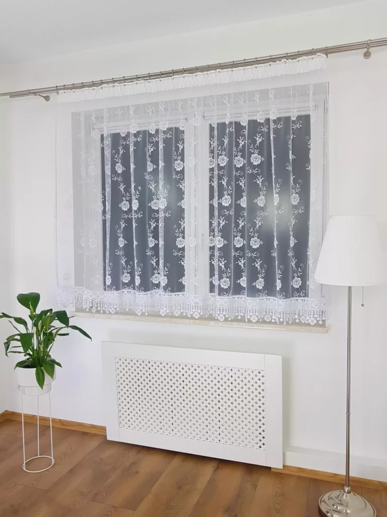Firana z markizety i ozdobnej gipiury 300x150cm