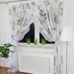 Firana z etaminy z falbanką i taśmą cyrkonii – 400x250 cm