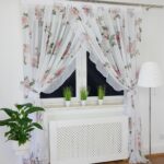 Firana z etaminy z falbanką i taśmą cyrkonii – 400x250 cm