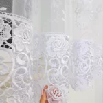Piękna firana z markizety zdobiona podwójną gipiurą 400x160cm