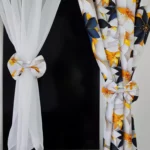Dekoracyjna firana gotowa z motywem kwiatowym