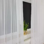 Firana z falbanami uszyta na taśmie