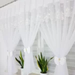 Firana z haftem zdobiona uroczymi kokardami-biała 300x150cm