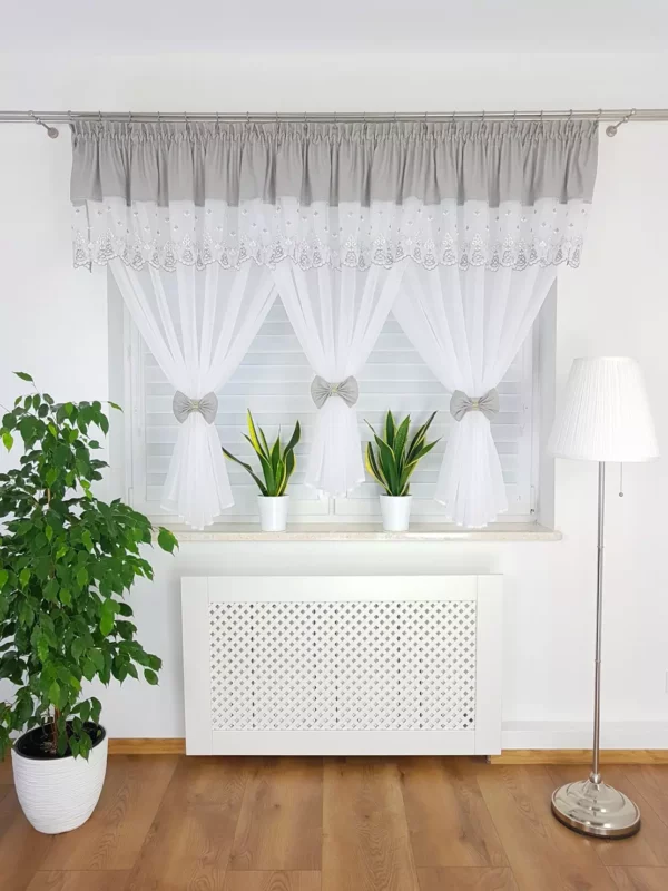 Firana z haftem zdobiona uroczymi kokardami-jasnoszara 300x150cm