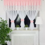 Firana z haftem zdobiona uroczymi kokardami- różowa 300x150cm