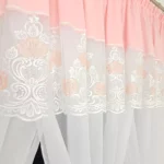 Firana z haftem zdobiona uroczymi kokardami- różowa 300x150cm