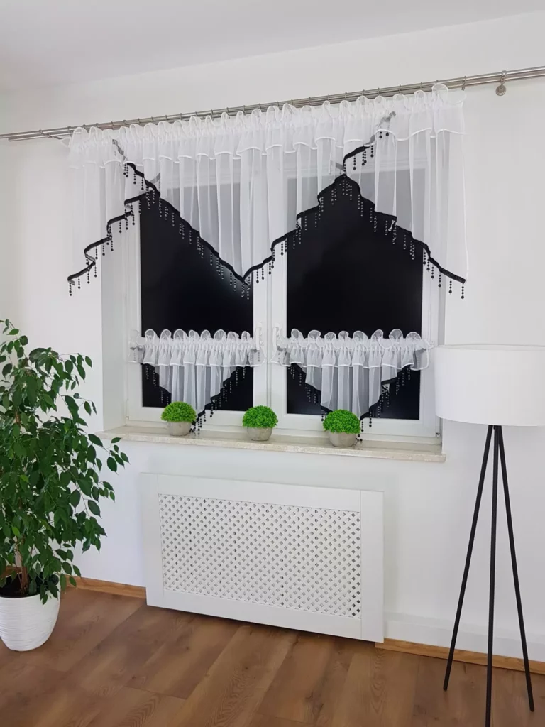 Firana do kuchni zdobiona koralikami i cyrkoniami-czarna