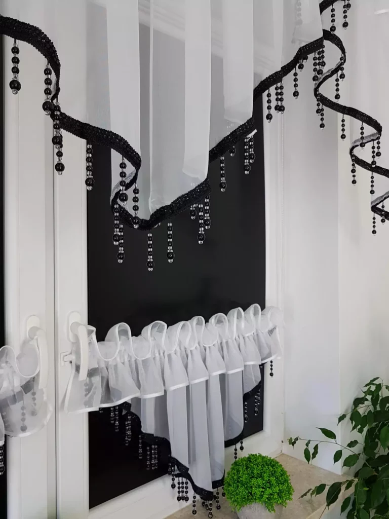 Firana do kuchni zdobiona koralikami i cyrkoniami-czarna